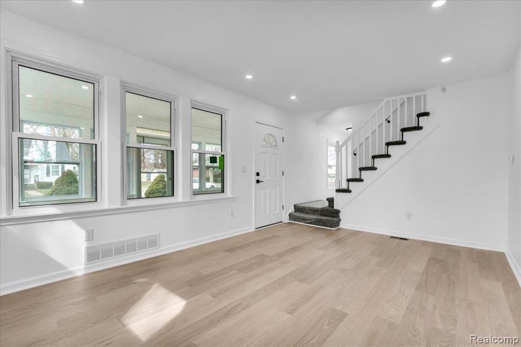 40 Burbank, Ypsilanti, MI 48198 — Photo 4