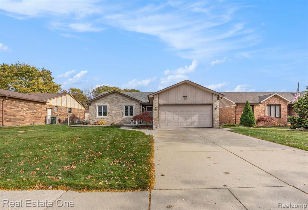 51860 SALVATORI Drive, Chesterfield, MI 48047 — Photo 5