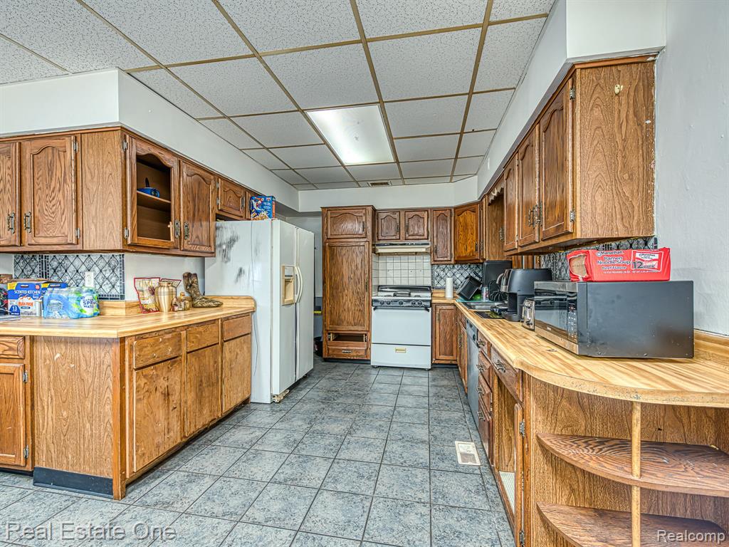 411 E Front Street, Monroe, MI 48161 — Photo 12