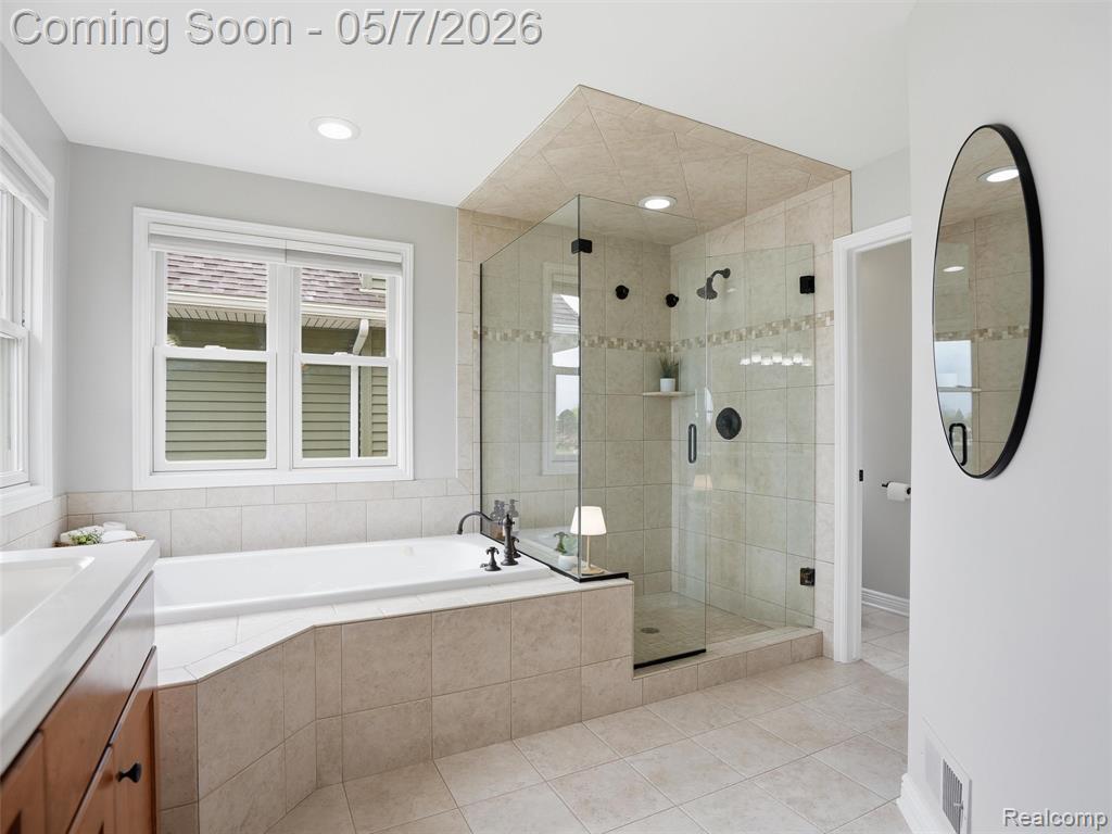 13435 Lake Shore Drive, Fenton, MI 48430 — Photo 23