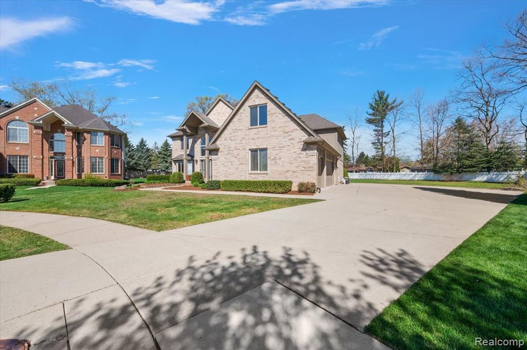 49931 Shelby Creek Drive, Utica, MI 48317 — Photo 8