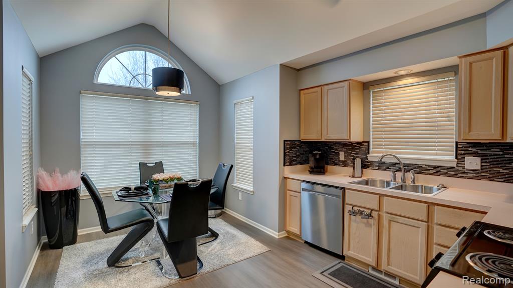 5077 PRESTONWOOD Lane, Flushing, MI 48433 — Photo 24