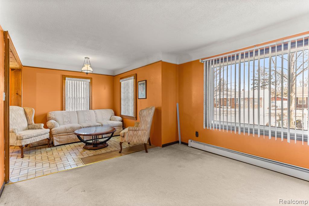 6364 BUCKINGHAM Avenue, Allen Park, MI 48101 — Photo 4