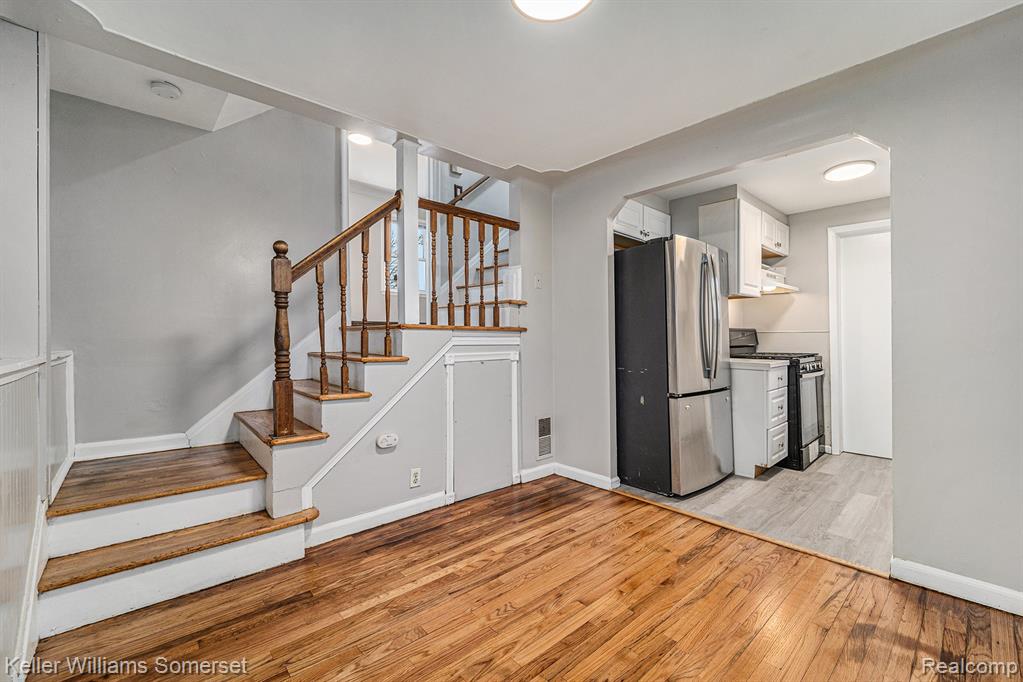 8043 Kaltz, Center Line, MI 48015 — Photo 3