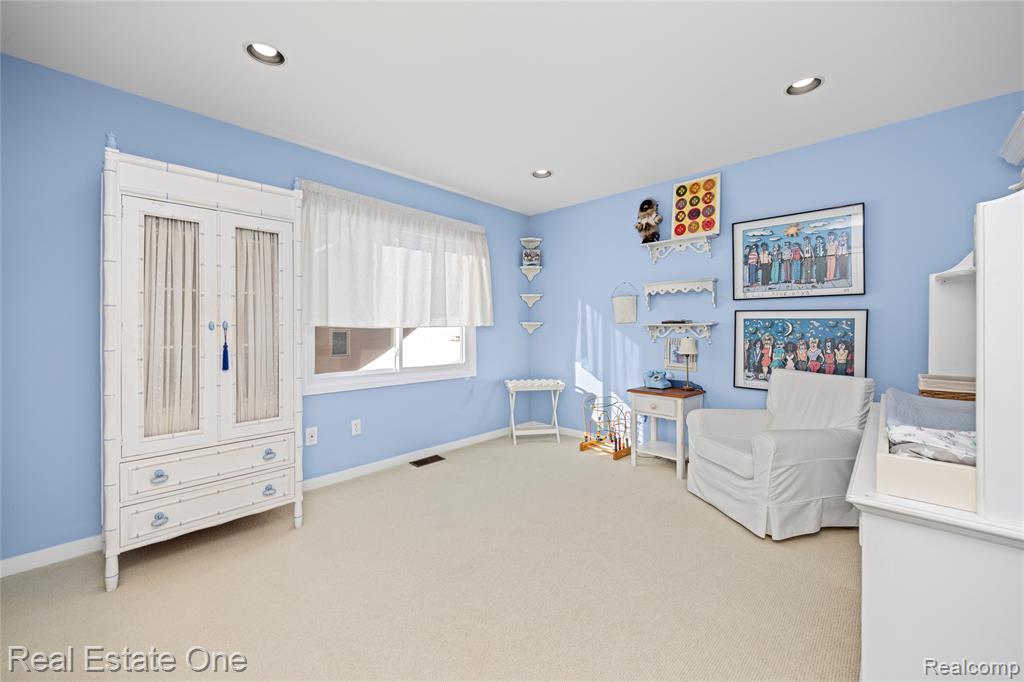 5087 Village Place Court, West Bloomfield, MI — Photo 32