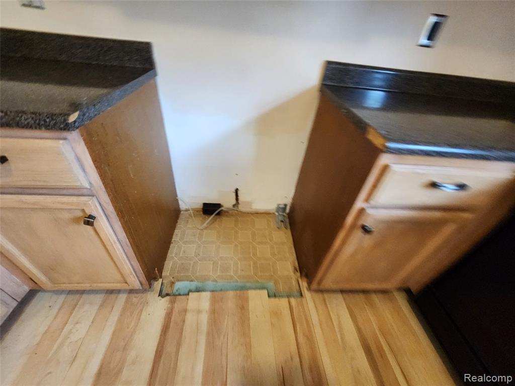19400 W 11 Mile Road, Lathrup Village, MI 48076 — Photo 24