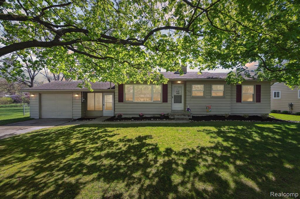 528 JAMES CONNIS Drive, Flushing, MI 48433 — Photo 39