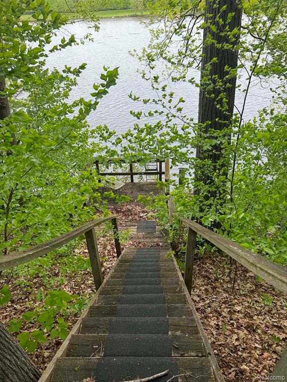 5994 N Lake Sanford Road, Sanford, MI 48657 — Photo 8