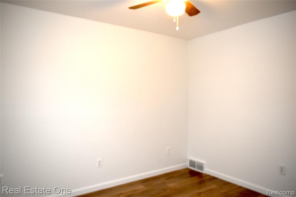 825 Ferley Street, Lansing, MI 48911 — Photo 25