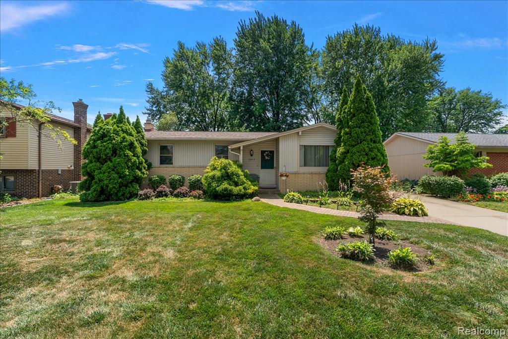 5242 Mansfield Avenue, Sterling Heights, MI 48310 — Photo 2