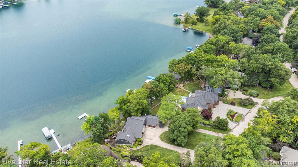 7025 Dandison Boulevard, West Bloomfield, MI 48324 — Photo 78