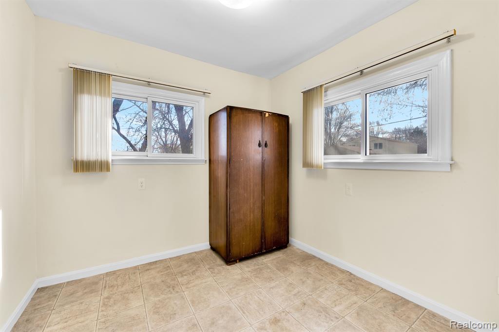 8620 STEPHENS Road, Warren, MI 48089 — Photo 7