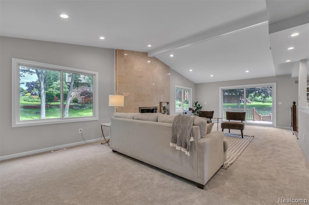 5310 Pond Bluff Drive, West Bloomfield, MI 48323 — Photo 16