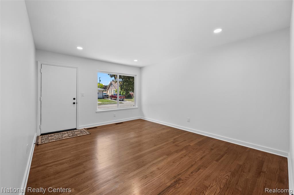 27736 Osmun Street, Madison Heights, MI 48071 — Photo 4