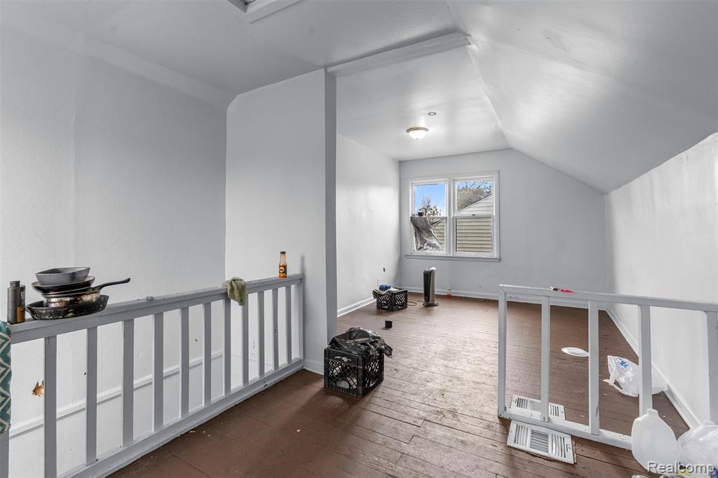 9660 Winthrop Street, Detroit, MI 48227 — Photo 9