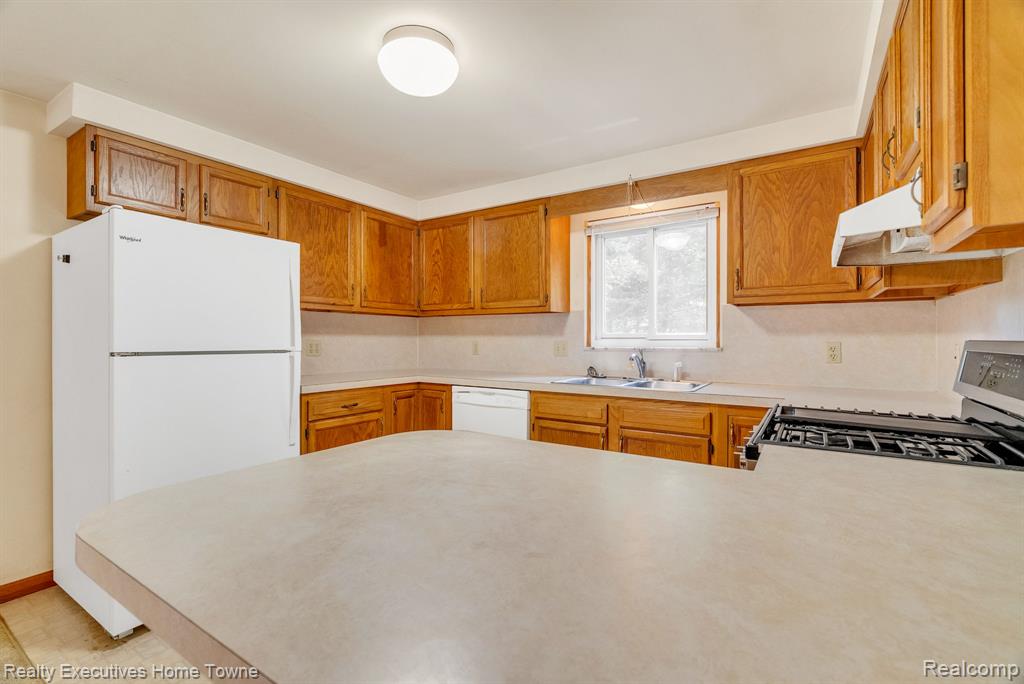 4415 Cambridge Drive, Port Huron, MI 48060 — Photo 13