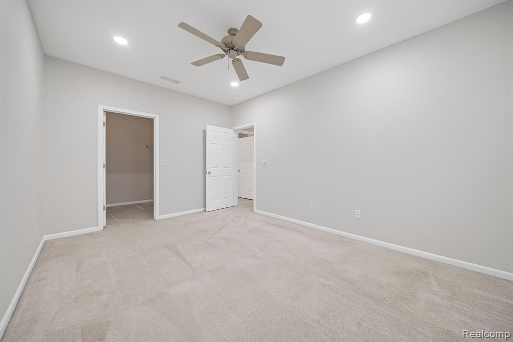 45622 WARWICK Drive, Macomb, MI 48044 — Photo 26