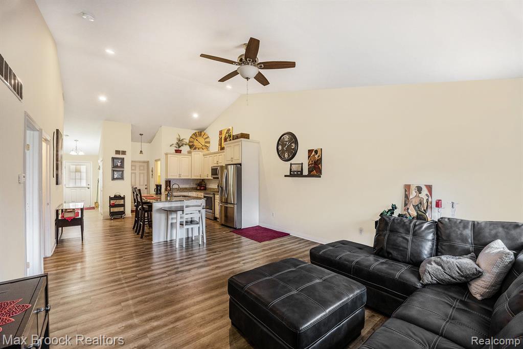 205 JONATHON Drive, Almont, MI 48003 — Photo 13