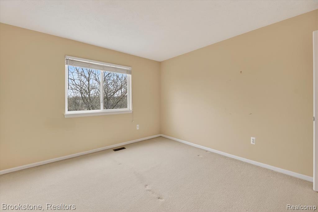 986 Spirea, 44, Howell, MI 48843 — Photo 27
