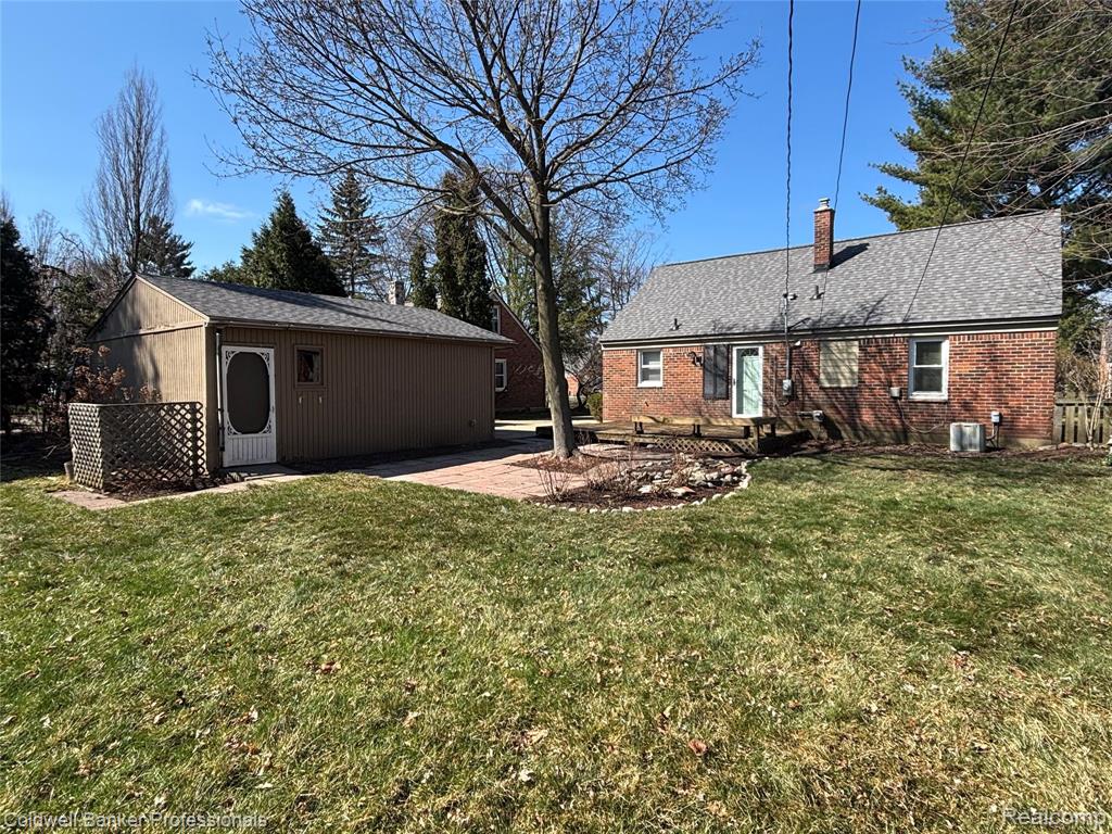 1921 Beverly Street, Sylvan Lake, MI 48320 — Photo 6