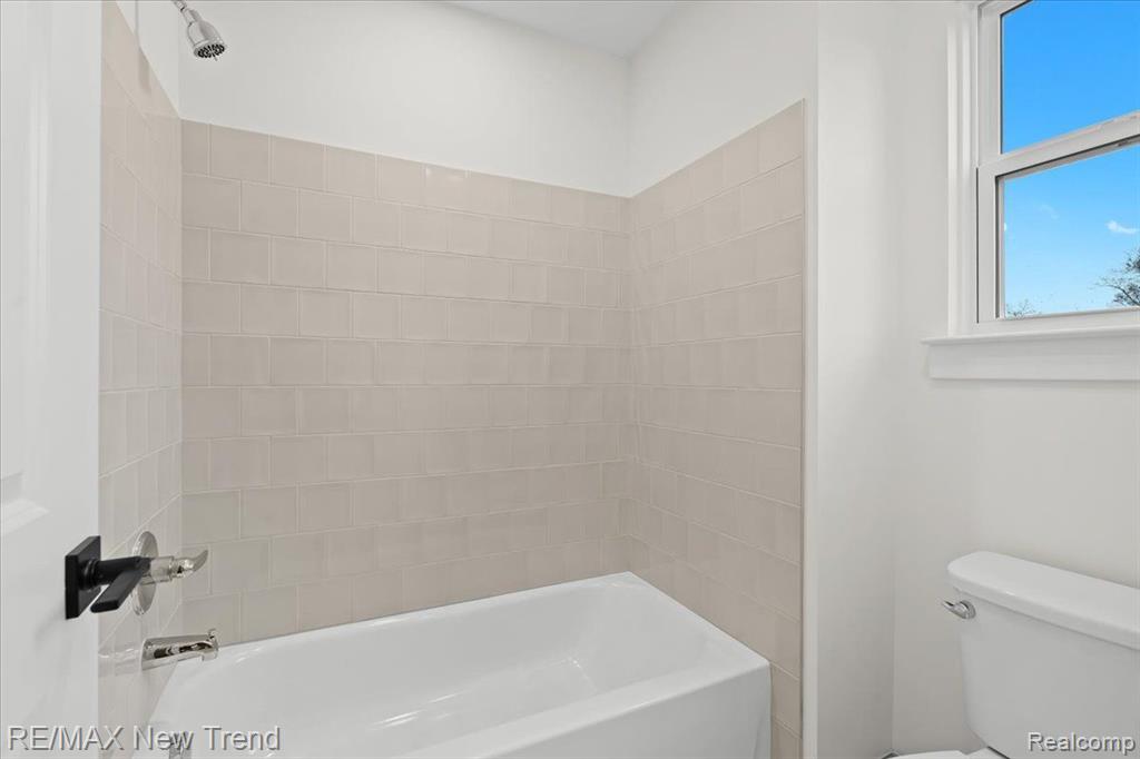 7833 Trailside Court, West Bloomfield, MI 48323 — Photo 32