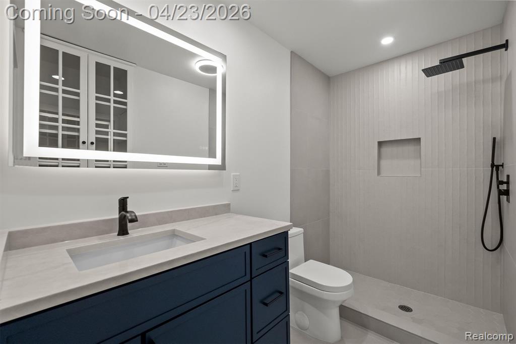 6800 Crestway Drive, Bloomfield Hills, MI 48301 — Photo 22