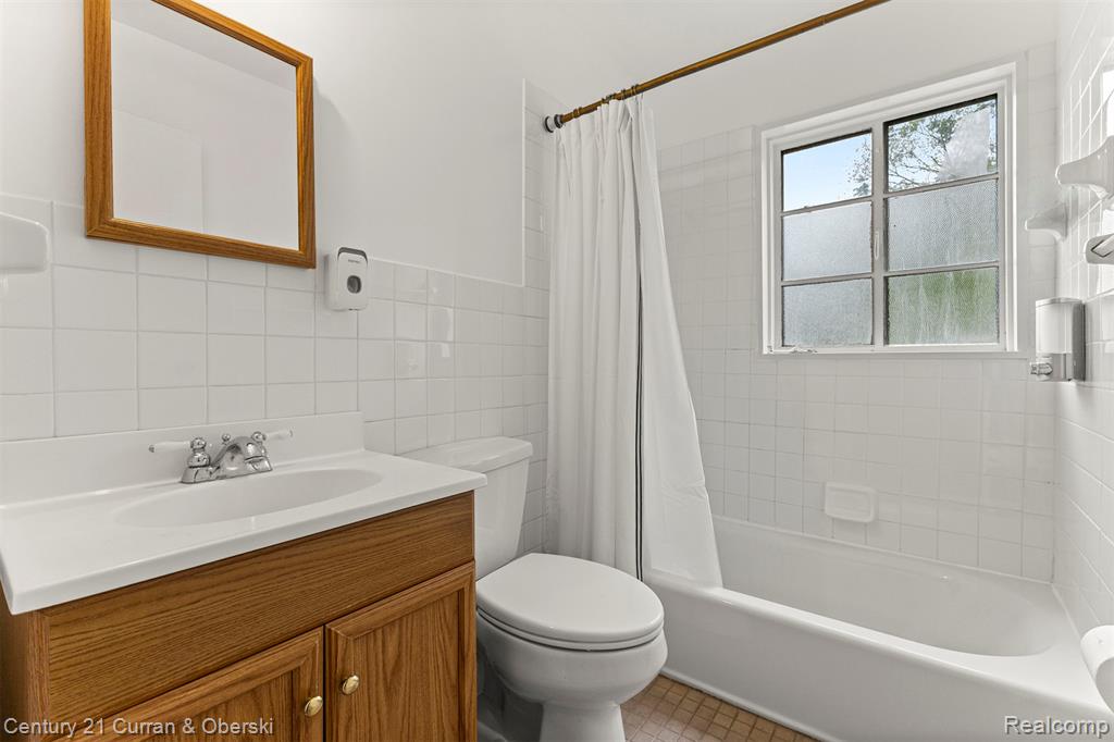 8201 Heyden Street, Detroit, MI 48228 — Photo 9