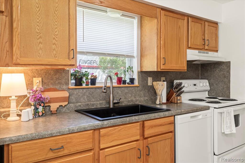 501 Front Street, Holly, MI 48442 — Photo 16