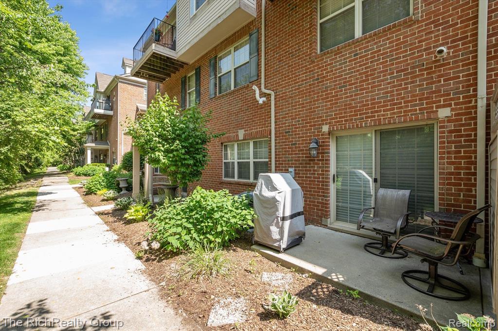 39640 ROCKCREST Lane, Northville, MI 48168 — Photo 31