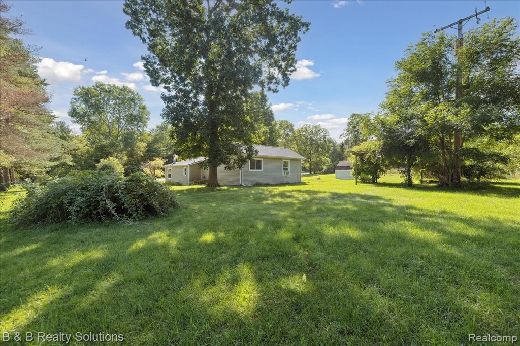 5159 Millis Road, North Branch, MI 48461 — Photo 37