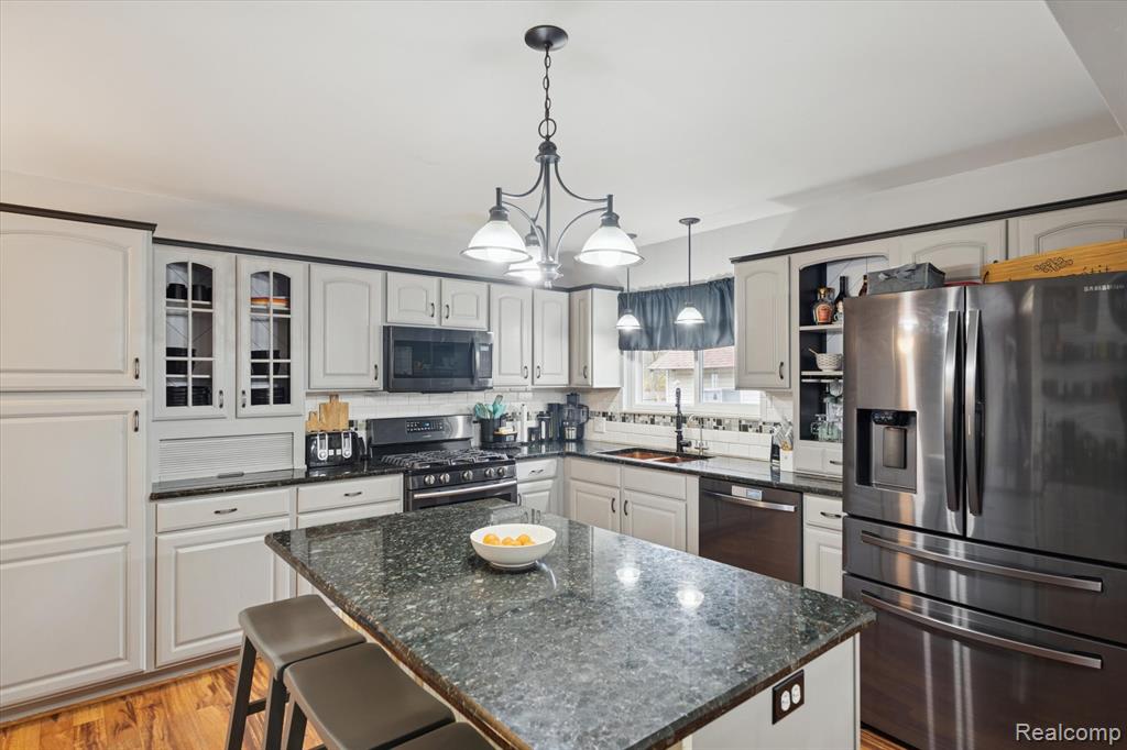 8474 Wesley Drive, Flushing, MI 48433 — Photo 12