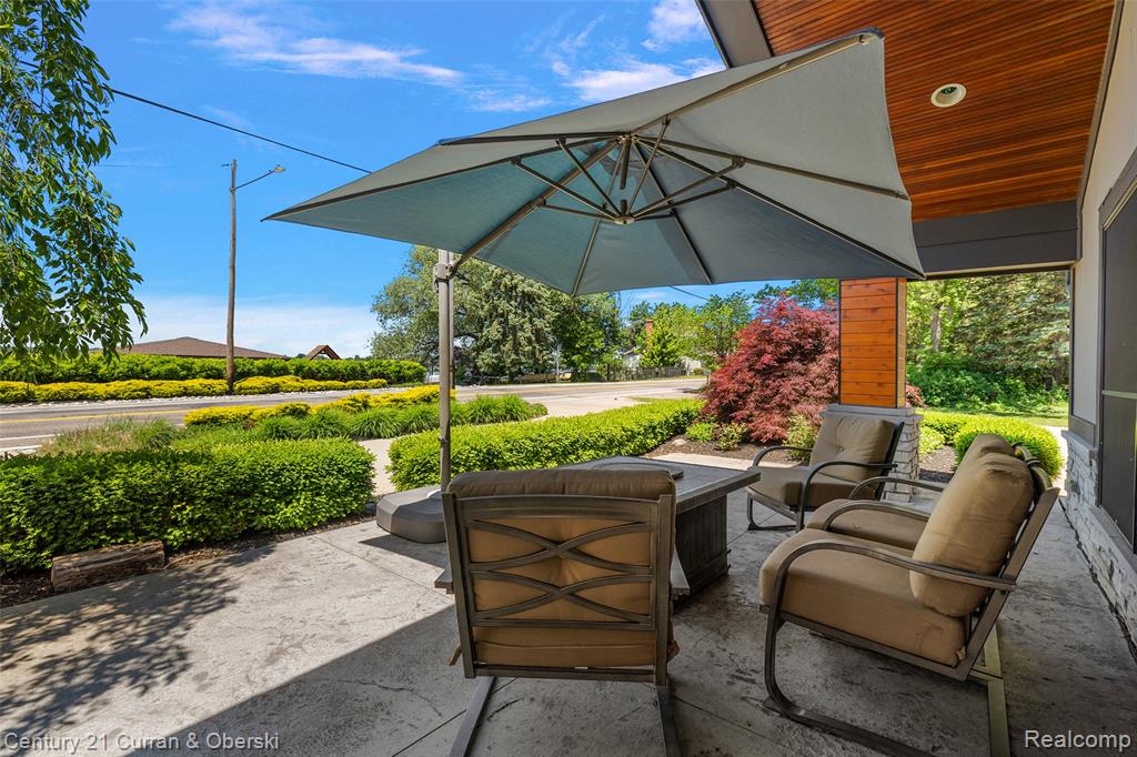 1345 E Lake Drive, Novi, MI 48377 — Photo 4