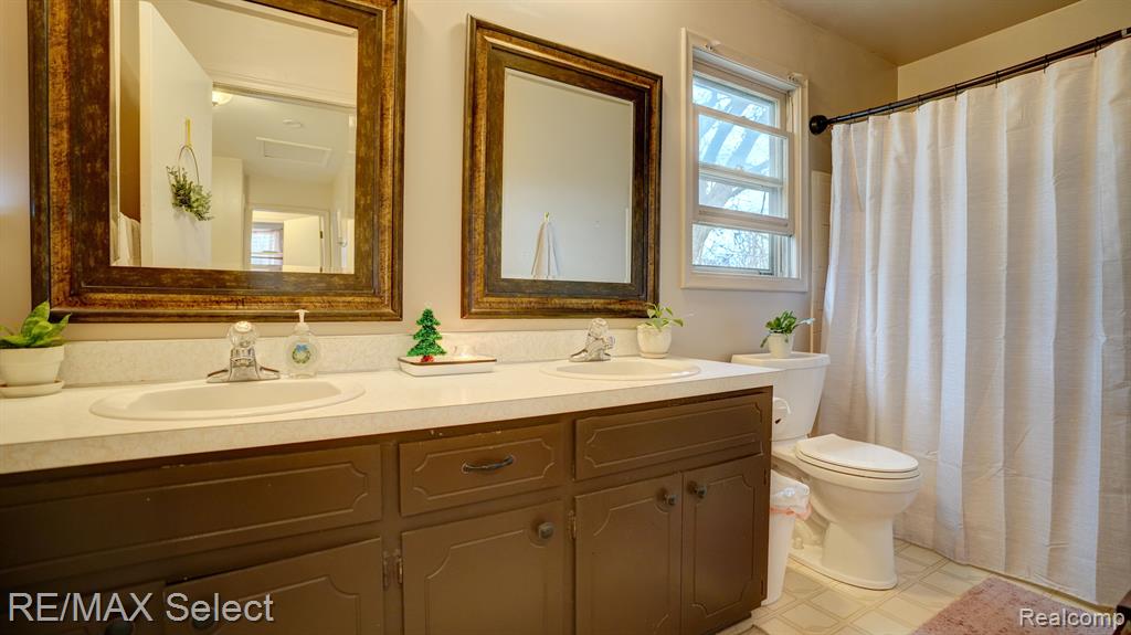 5108 MIDDLEBORO Road, Grand Blanc, MI 48439 — Photo 16