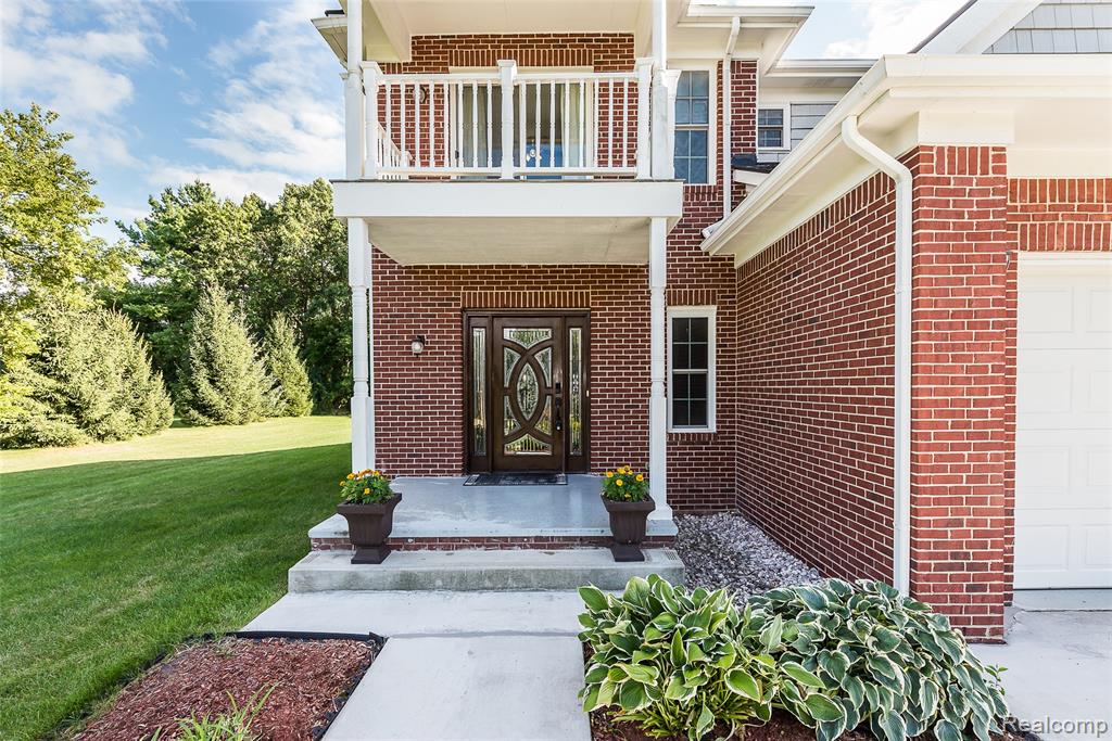 61121 Kocher Drive, South Lyon, MI 48178 — Photo 2
