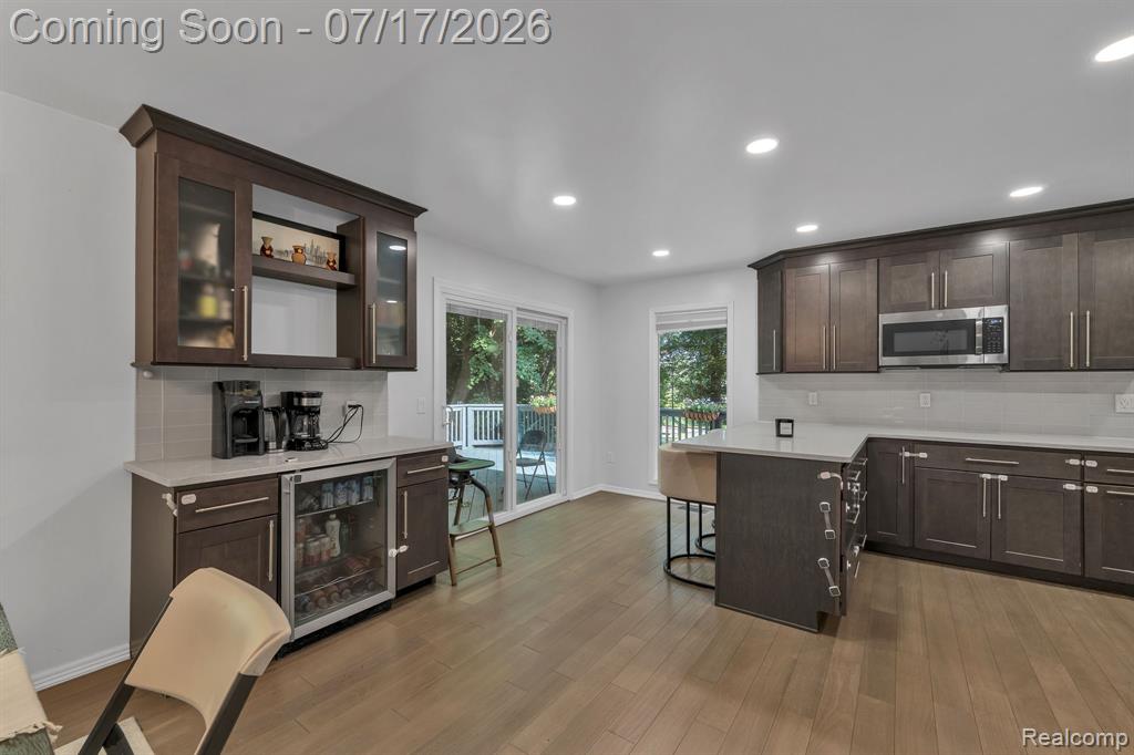 6081 Beachwood Drive, West Bloomfield, MI 48324 — Photo 2
