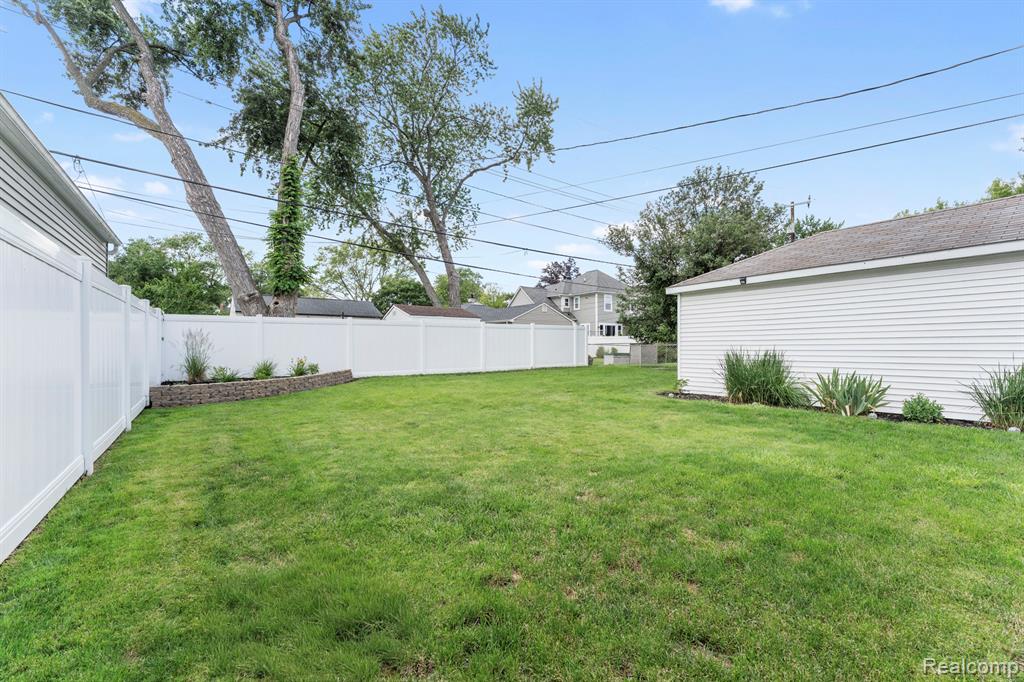2841 Royal Avenue, Berkley, MI 48072 — Photo 24