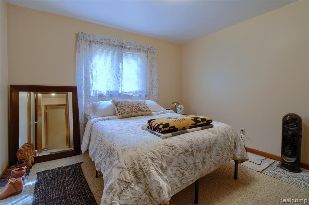 600 Oakville Waltz Road N, New Boston, MI 48164 — Photo 11