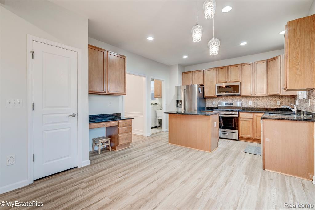 45101 BARTLETT Drive, Novi, MI — Photo 14