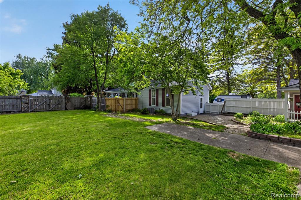 4742 2nd Street, Columbiaville, MI 48421 — Photo 40