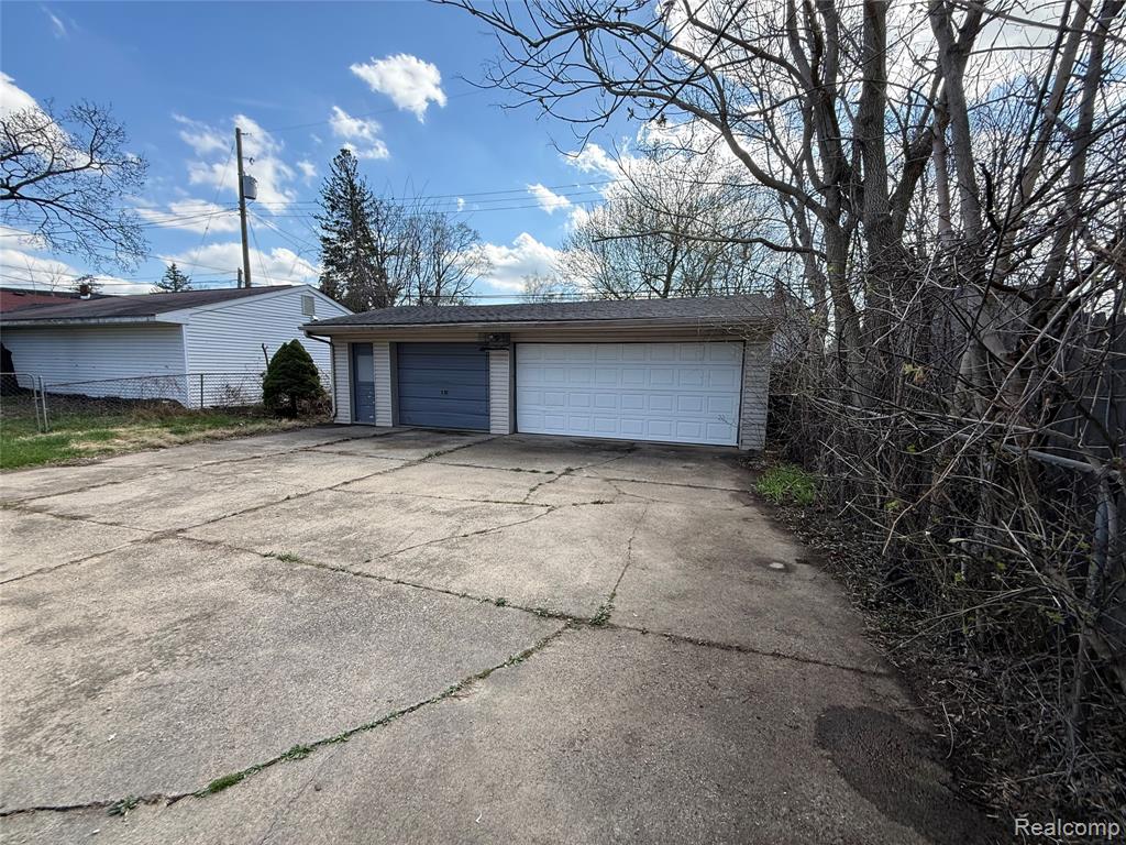 4234 Custer Avenue, Flint, MI 48507 — Photo 12