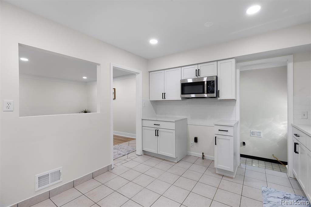 4455 Hipp Street, Dearborn Heights, MI 48125 — Photo 18