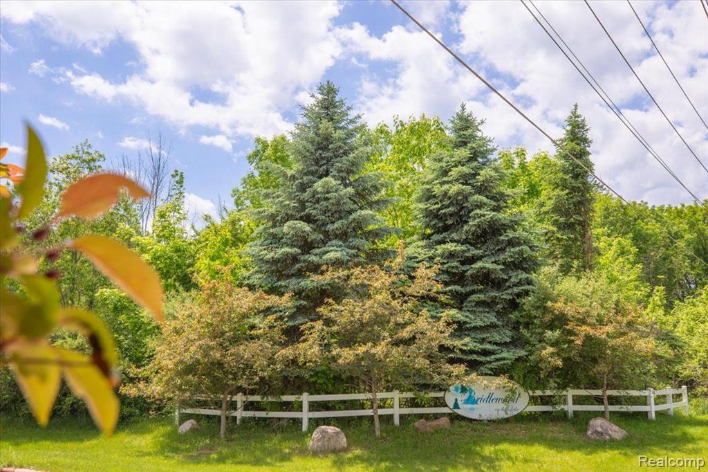 715 ORCHARD RIDGE Court, Ortonville, MI 48462 — Photo 3
