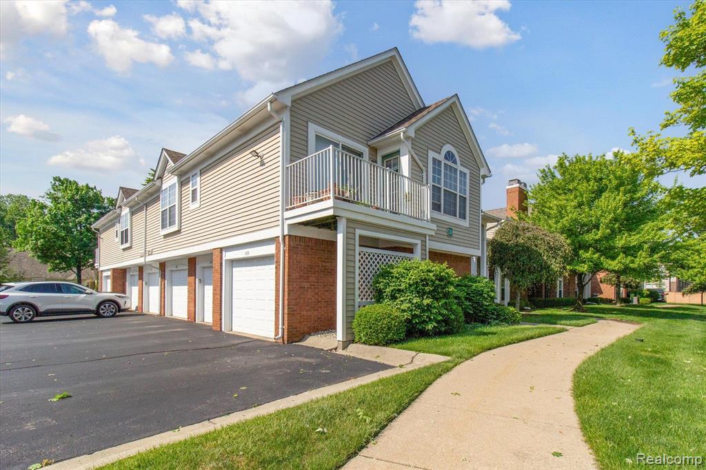 4174 BERKSHIRE Drive, Sterling Heights, MI 48314 — Photo 32