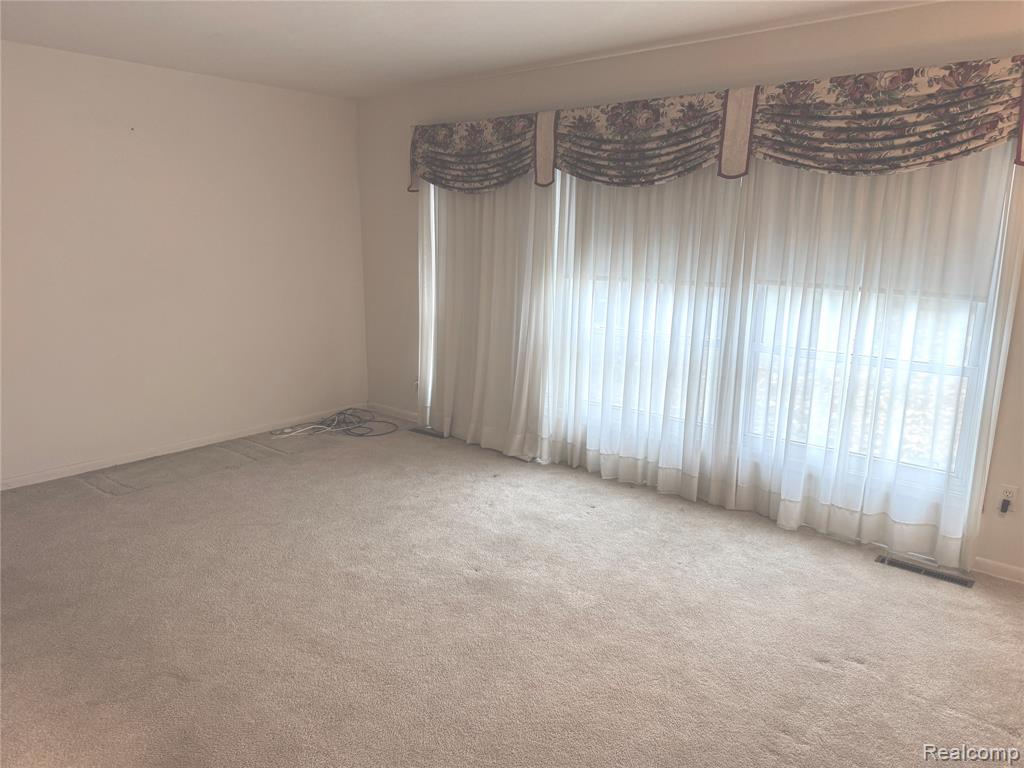 5374 Torrey Road, Flint, MI 48507 — Photo 12