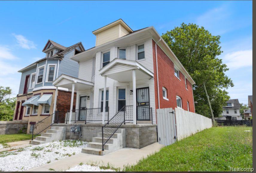 885 CLAIRMOUNT Street, Detroit, MI 48202 — Photo 2