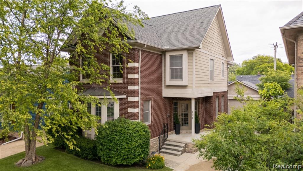 717 S Kenwood Avenue, Royal Oak, MI 48067 — front exterior