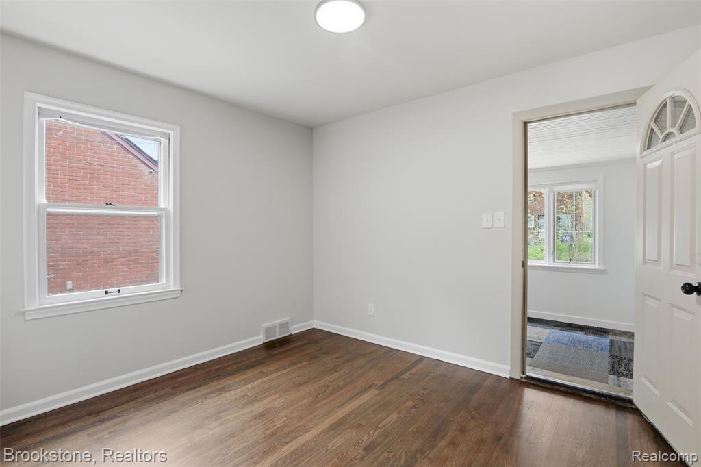 19450 Washburn Street, Detroit, MI 48221 — Photo 6