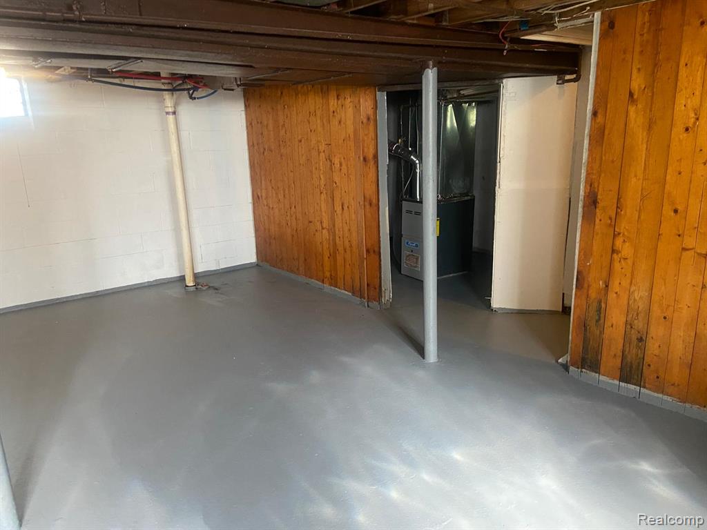 20020 PELKEY Street, Detroit, MI 48205 — Photo 12