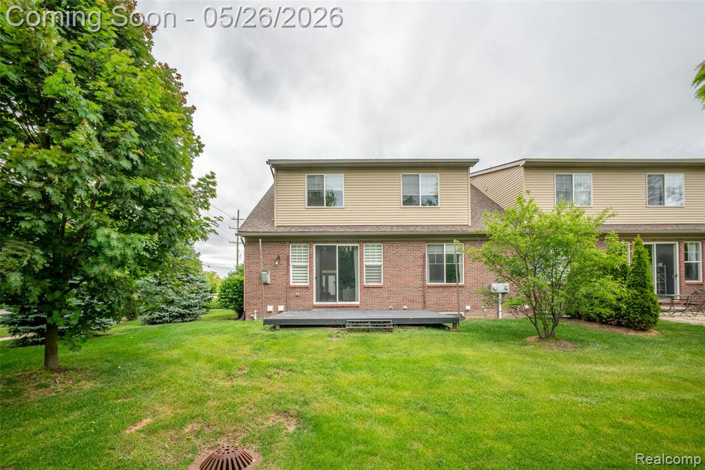 42384 Gateway Dr, Plymouth, MI 48170 — Photo 32