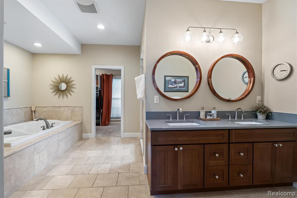 8473 Deerwood Road, Clarkston, MI 48348 — Photo 18